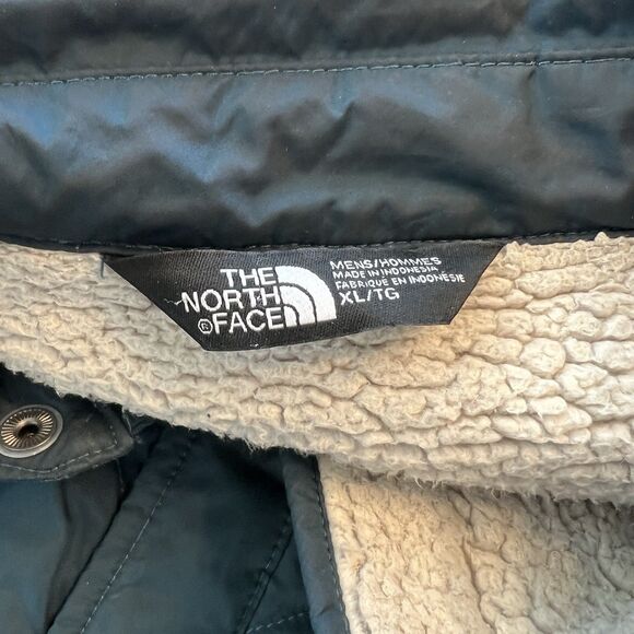 The North Face Fort Point Insulated Quilted Jacket Blue Size XL - Picture 3 of 10
